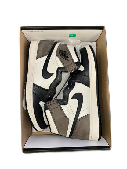 New Air Jordan Mocha 1 Size 10 Mens 555088-105