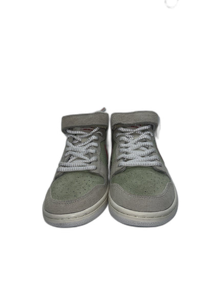 Nike White Widow Dunk Mid Size 8 Mens AQ2207-163